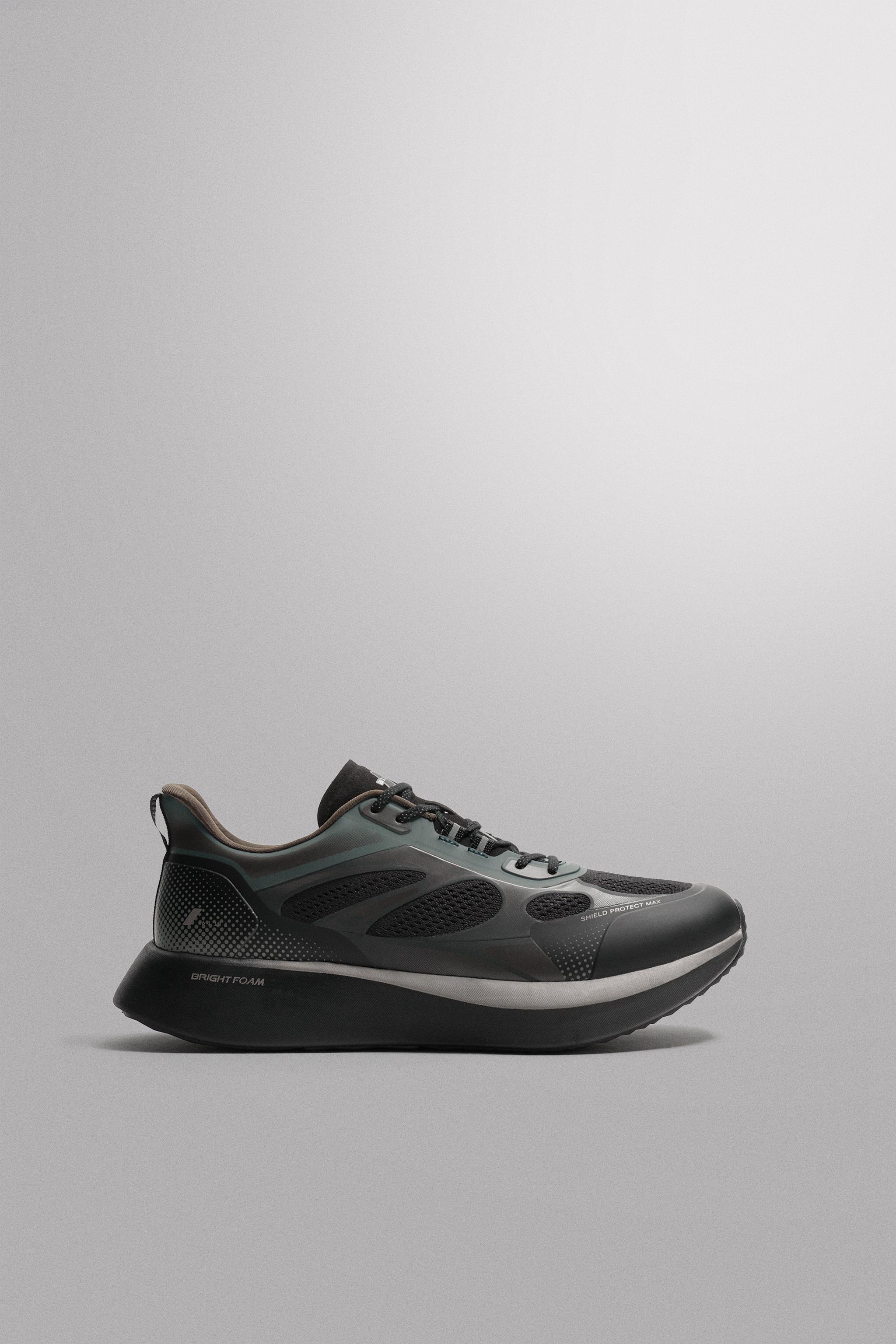 RUNNING SNEAKERS